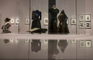ÍCONO. La muestra contiene fotografías y diseños del artista estadounidense Man Ray. (EFE)