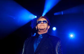 Después de posponer varios conciertos debido a la pandemia de coronavirus, Elton John se prepara para volver al ruedo. (ARCHIVO) 