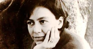 Alejandra Pizarnik escribió libros poéticos de notoria sensibilidad e inquietud formal, marcada por una insinuante imaginería; era firmemente apolítica y estaba influenciada en su lirismo por Antonio Porchia. (ESPECIAL)