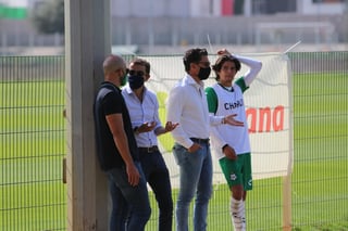 Dante Elizalde charló con el Director de Futbol de Orlegi, Pepe Riestra, así como con el mandamás, Alejandro Irarragorri. (CORTESÍA)
