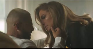 Jennifer Lopez y Maluma encendieron las redes sociales al estrenar el video de las canciones Pa ti + Lonely. (ESPECIAL) 