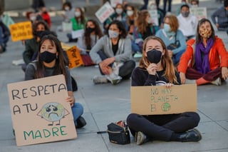 Con restricciones propias por el COVID-19, jóvenes exigen justicia climática.
