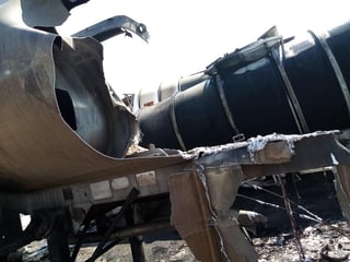 La explosión de una pida de gasolina y una persona lesiona en los patios de una fábrica de block, dejó al descubierto el almacenaje clandestino de combustible. (ARCHIVO)