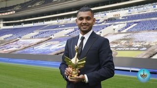 Jesús Manuel 'Tecatito' Corona, fue reconocido por su club como el mejor futbolista del equipo la temporada pasada. (CORTESÍA)