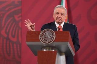 López Obrador aseguró que aun cuando la pandemia de COVID-19 está perdiendo fuerza, no deja de causar daños, sobre todo en la pérdida de vidas humanas. (ARCHIVO)