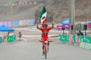 El ciclista mexicano Gerardo Ulloa conquistó la prueba de Short Track dentro de la Copa del Mundo celebrada en la República Checa. (ARCHIVO)