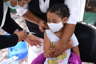 La Jurisdicción Sanitaria instaló puestos de vacunación en 42 centros de salud de los municipios de Torreón, Matamoros y Viesca. (FERNANDO COMPEÁN)