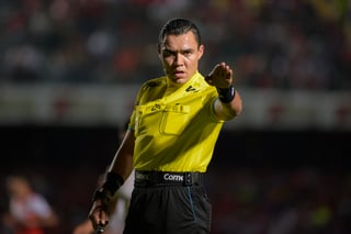 El duranguense Marco Antonio Ortiz Nava, será el árbitro central del partido entre La Franja y Guerreros de mañana en Puebla. (JAM MEDIA)