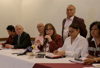 Este jueves, en su gira por Oaxaca, Yeidckol Polevnsky reconoció la encuesta con la cual se designó a dos candidatos hombres y otras dos mujeres, además de ella, a la dirigencia nacional de Morena. (ARCHIVO)