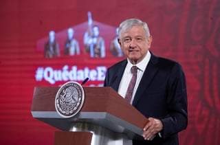 En su conferencia en Palacio Nacional, el presidente López Obrador expresó que los proyectos propuestos están relacionados con el sector de comunicaciones, energéticos, entre otros, y se busca reactivar la economía y crear empleos afectados por la pandemia de COVID-19.
(ARCHIVO)