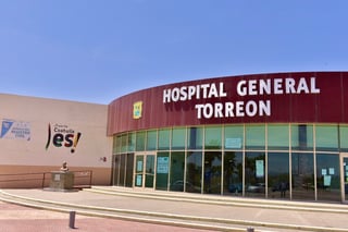 El joven ingresó al Hospital General de Torreón presentando una puñalada en el lado derecho del cuello.