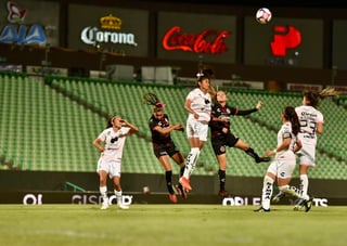 El Santos Laguna Femenil no pasó del empate sin goles en el Corona ante el Club Tijuana, en uno de los duelos que cerró la novena jornada del Guardianes 2020. (ERICK SOTOMAYOR)