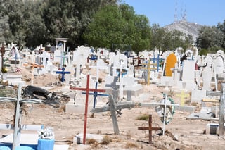 Los cementerios municipales y privados de Torreón podrán abrir del 28 de octubre al 4 de noviembre, bajo estrictos protocolos. (EL SIGLO DE TORREÓN)