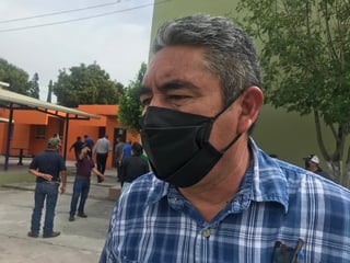 Obreros “vulnerables” de la Siderúrgica Dos AHMSA continúan esperando que la empresa les permita regresar a trabajar, Indicó Patricio Quintero Alemán, representante de los trabajadores.