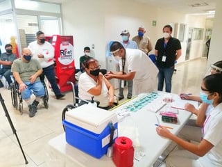 Brigadas de personal de salud del Instituto de Seguridad y Servicios Sociales de los Trabajadores del Estado (ISSSTE) aplicarán alrededor de mil vacunas contra la influenza a los burócratas municipales y a los elementos de la Policía Preventiva de Monclova.