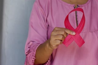 El IMSS puso a disposición una aplicación digital para evaluar el riesgo de las mujeres de padecer cáncer de mama. (EL SIGLO DE TORREÓN)