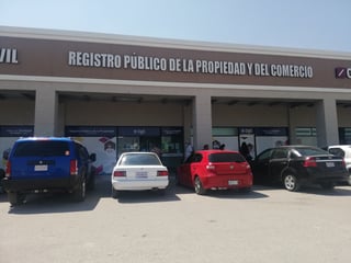 Empleados del Registro Público de la Propiedad en Lerdo reportaron que las oficinas operan sin las medidas adecuadas de sanidad.