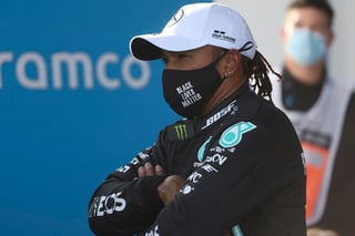 Lewis Hamilton (Mercedes), líder del Mundial de Fórmula Uno, que saldrá segundo este domingo el Gran Premio de Eifel. (EFE)