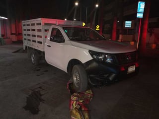 Los daños materiales de la camioneta se estimaron en 10 mil pesos, más los daños causados al municipio. (EL SIGLO DE TORREÓN)
