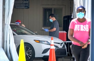 El estado de Florida (EUA) sumó este miércoles 2,883 nuevos casos de COVID-19 y 64 muertes de residentes a causa de esta enfermedad. (ARCHIVO) 