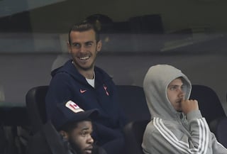 Fue un momento de magnificencia que el Tottenham se había acostumbrado ver de parte de Gareth Bale: Un disparo de 23 metros colándose por un ángulo superior para terminar entre las redes. (ARCHIVO)