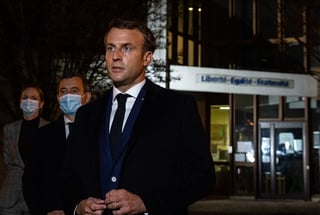 Macron calificó el asesinato de 'atentado terrorista islamista' y lo consideró como un ataque a los 'valores' democráticos y laicos.