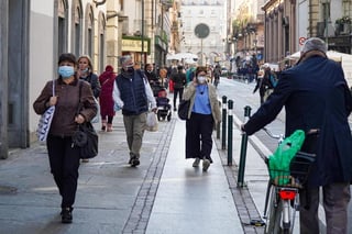 En las últimas veinticuatro horas Italia ha notificado 10,925 nuevas infecciones de coronavirus y 47 personas han fallecido, según el último parte publicado hoy por el Ministerio de Sanidad. (EFE)
