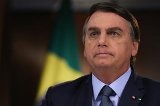 El presidente brasileño, Jair Bolsonaro, afirmó este lunes que, cuando sea certificada una vacuna contra la COVID-19, su aplicación a la población del país 'no será obligatoria y punto final'. (ARCHIVO) 
