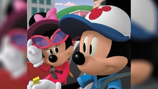 En menos de un mes, Mickey Mouse cumplirá 92 años desde que apareció por primera vez en aquel ahora emblemático corto, 'Barco de vapor Willie'. Desde entonces, el ratón más famoso del mundo ha cruzado las barreras del idioma, de las culturas y de las generaciones, adaptándose a cada momento, y hasta a las modas. 