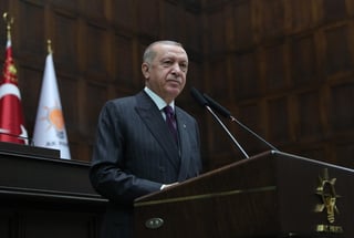 El presidente turco Recep Tayyip Erdogan desafió a Estados Unidos a imponerle sanciones económicas a su país. (ARCHIVO)