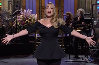 Reaparece. La cantante Adele regresó a la pantalla chica como la conductora del programa Saturday Night Live.