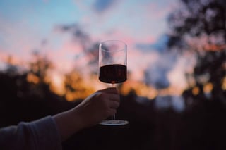 Para aquellos que tienen problemas para dormir, el vino no puede ser una respuesta ideal, sin embargo, es importante considerar que, al igual que con cualquier otra bebida alcohólica,  todo está en la cantidad.  (ESPECIAL)