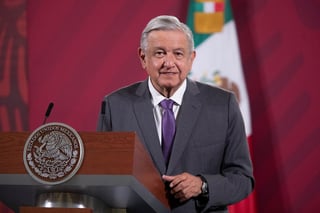 López Obrador señaló que además de sus opositores, los medios de comunicación están agrupándose en contra de su gobierno y están desatados. (EFE)