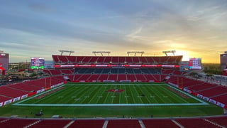 La NFL anticipa contar con un 20 por ciento de capacidad en el Raymond James Stadium, en Tampa Bay. (ESPECIAL)