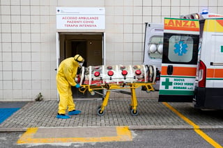 Italia registró 31,084 contagios de coronavirus en las últimas veinticuatro horas, el mayor aumento detectado durante la crisis, con un récord de pruebas hechas, y 199 personas murieron en el mismo periodo por el virus, confirmó hoy el Ministerio de Sanidad. (EFE) 
