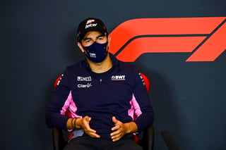 El piloto mexicano Sergio 'Checo' Pérez admitió que no descarta acabar la próxima temporada en Red Bull, donde acompañaría al neerlandés Max Verstappen. (ARCHIVO)