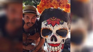 Más de una docena de figuras gigantes de Catrina, la representación folclórica de la muerte en México, engalanan desde este sábado y hasta el lunes dos importantes atracciones turísticas en Santa Mónica, al oeste de Los Ángeles. (ESPECIAL) 