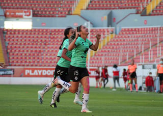 El Santos Laguna Femenil batalló, pero se impuso 4-2 a las Centellas del Necaxa, la tarde del domingo en el Estadio Victoria de Aguascalientes. (CORTESÍA)