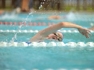 Concluida la primera semana del Acuatlón Jefferson 2020, se ha contado con una excelente participación de los nadadores laguneros, al asistir un total de 90 deportistas a registrar sus primeros metros en la alberca. (ARCHIVO)