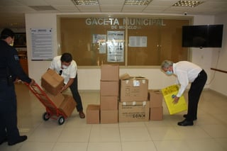 El Club Rotary International entregó al Ayuntamiento de Monclova decenas de miles de pesos en material sanitario para que sea distribuido en los sectores de alto riesgo a contagios de COVID-19. (SERGIO A. RODRÍGUEZ)
