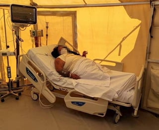 Alrededor de las 15:00 horas ingresaron al Hospital Móvil instalado en Torreón los primeros dos pacientes con COVID-19, enfermedad causada por el nuevo coronavirus SARS-CoV-2. (EL SIGLO DE TORREÓN)
