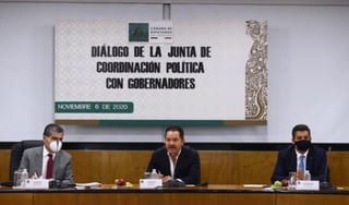 Por la Alianza Federalista acudieron en representación de los 10 gobernadores; el de Coahuila, Miguel Ángel Riquelme (PRI); de Tamaulipas, Francisco García Cabeza de Vaca (PAN) y de Michoacán, Silvano Aureoles (PRD).
(TWITTER)