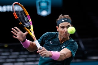 Rafael Nadal vino de atrás para derrotar 4-6, 7-5, 6-1 a Pablo Carreño Busta en el Masters 1000 de París. (AP)