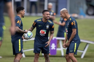 Gabriel Jesús recordó que Neymar también fue desconvocado de la selección brasileña que disputó la Copa América el año pasado por lesión y que, sin su principal referente, la Canarinha se consagró campeona. (EFE)