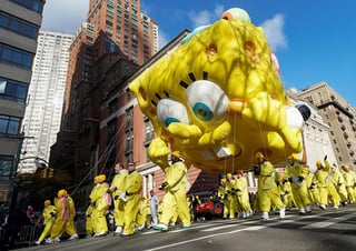 El desfile Thanksgiving de Macy’s es una de las atracciones principales que transitan por las calles de Nueva York año con año, sin embargo, este 2020 se vivirá de una forma diferente. (ARCHIVO)