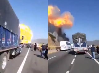 A través de redes sociales, usuarios compartieron imágenes del siniestro que se produjo esta mañana en la carretera Tepic-Guadalajara (CAPTURA) 
