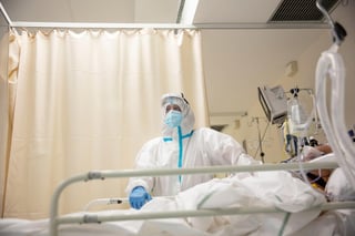 Francia superó este martes los dos millones de contagios por COVID-19 desde el inicio de la pandemia, indicó el director general de Sanidad, Jérôme Salomon, que aseguró que en las últimas 24 horas hubo 437 muertos, hasta totalizar 46,273. (ARCHIVO) 
