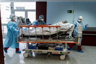 España superó el millón y medio de contagios por coronavirus después de que el Ministerio de Sanidad notificara este martes 13,159 nuevos casos, 5,897 en las últimas 24 horas, con lo que la cifra de contagios desde el inicio de la pandemia asciende a 1,510,023. (ARCHIVO) 