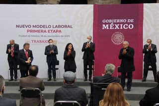 José Rosas Aispuro acompañó al presidente Andrés Manuel López Obrador en la puesta en marcha del Nuevo Modelo Laboral. (EL SIGLO DE TORREÓN) 