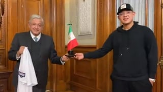 El presidente de México, Andrés Manuel López Obrador, recibió en Palacio Nacional al pitcher cerrador y campeón de los Dodgers Julio Urías. (ESPECIAL)